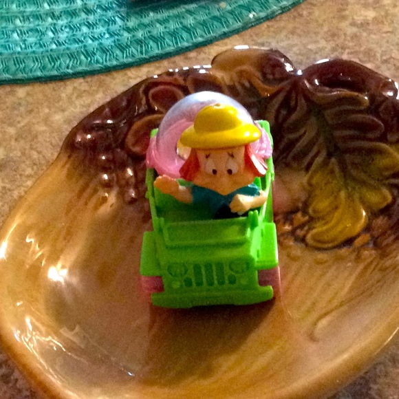 Vtg 1992 McDonalds tiny Toons Elmyra Roller Jeep. - Picture 2 of 5